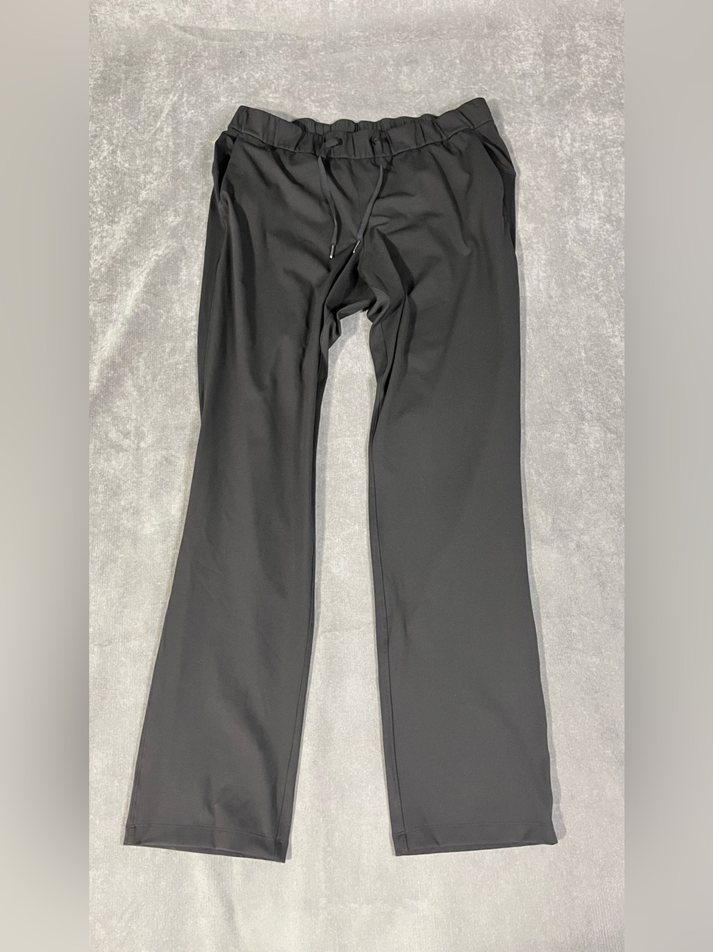 Lululemon On The Fly Pant Tall 33"
Black size 12